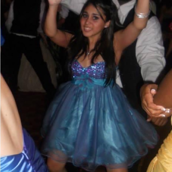 Caché Prom Dress - Picture 3 of 4